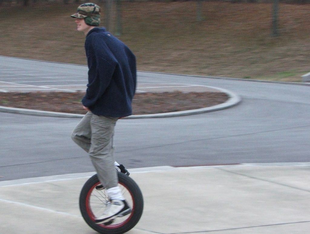 Unicycle can build core and abs