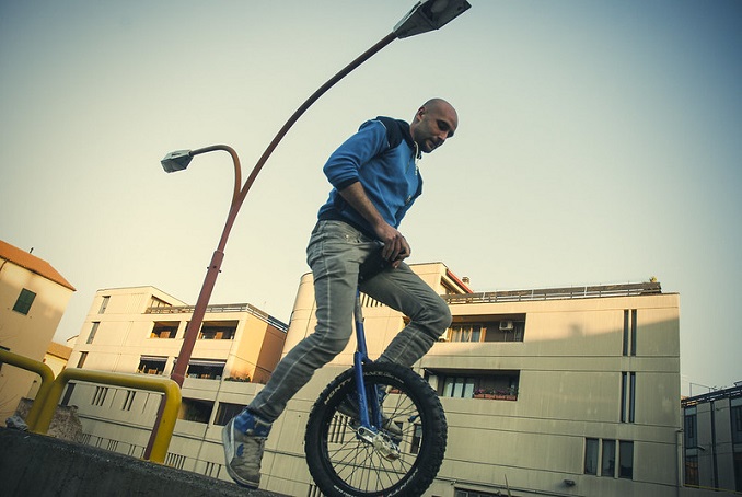 Many methods to carry a unicycle